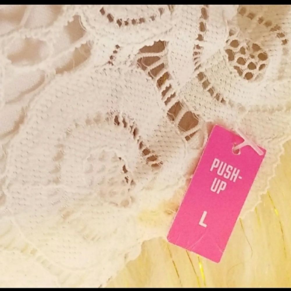 NEW Victoria Secret Pink Lace Halter Bralette Size